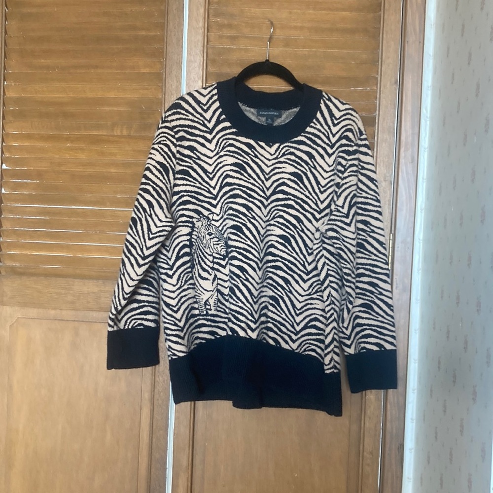 Banana Republic, Black and brown sweater